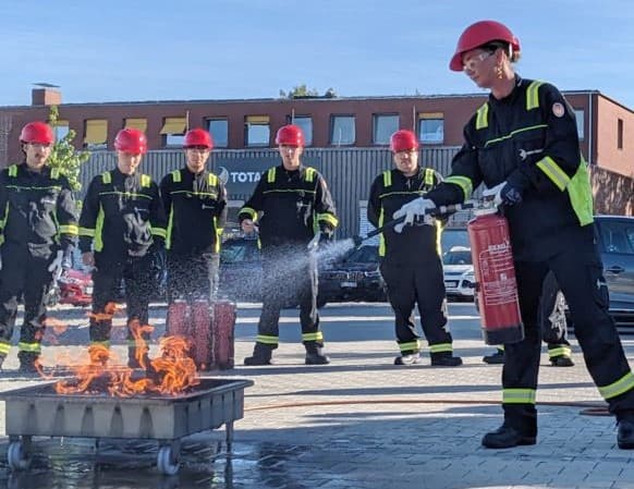 AV-011  Brandwacht (incl. AV-012 Blussen met kleine blusmiddelen) Engels